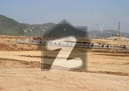 مارگلہ انکلیو مارگلہ ایونیو,اسلام آباد میں 10 مرلہ رہائشی پلاٹ 3.5 کروڑ میں برائے فروخت۔