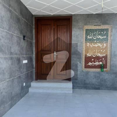 پیراگون سٹی ۔ آرچرڈ بلاک پیراگون سٹی,لاہور میں 5 کمروں کا 10 مرلہ مکان 4.75 کروڑ میں برائے فروخت۔