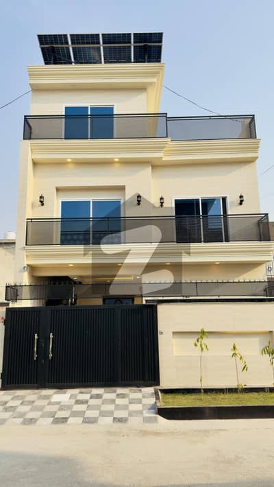 نیو سٹی فیز 2 نیو سٹی,واہ میں 4 کمروں کا 5 مرلہ مکان 1.82 کروڑ میں برائے فروخت۔