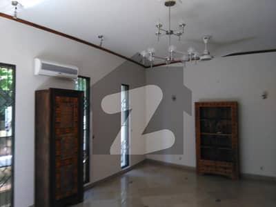 LOWER PORTION FOR RENT IN F-7