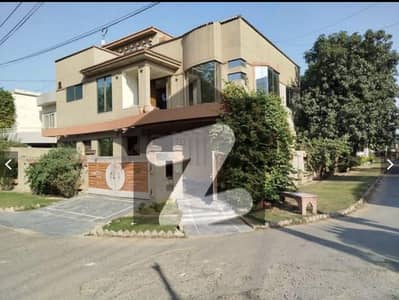 For Sale 1 Kanal Corner Park Facing House NFC Society, Lahore