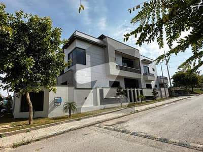 1 Kanal Full House For Sale 8 Bedroom 3 Unit House 1 Kanal Full House For Sale 8 Bedroom 3 Unit House