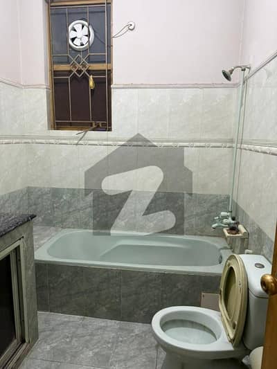 جی ۔ 11/4 جی ۔ 11,اسلام آباد میں 3 کمروں کا 1 کنال بالائی پورشن 1.55 لاکھ میں کرایہ پر دستیاب ہے۔