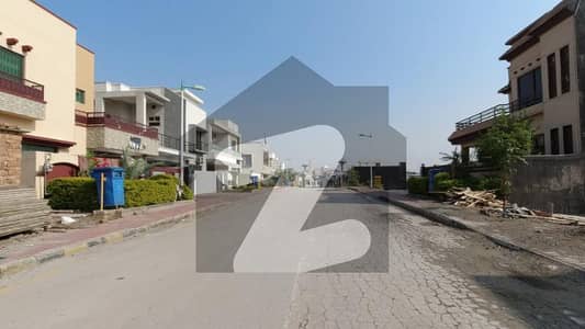 بحریہ ٹاؤن فیز 8 ۔ بلاک بی بحریہ ٹاؤن فیز 8,بحریہ ٹاؤن راولپنڈی,راولپنڈی میں 10 مرلہ رہائشی پلاٹ 1.3 کروڑ میں برائے فروخت۔