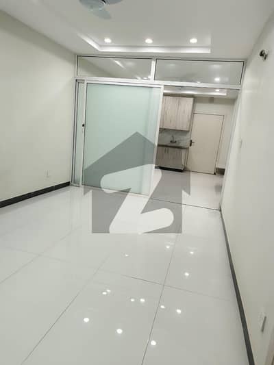 Get A Prime Location 452 Square Feet Flat For sale In Peshawar Road