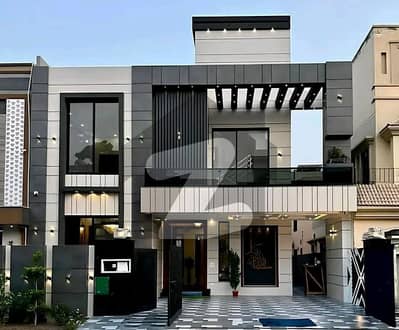 10 Marla Luxury House Is Available For Rent In Bahria Town Lahore