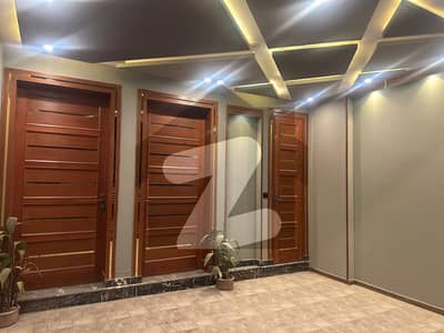 جی ۔ 11 اسلام آباد میں 6 مرلہ مکان 6.25 کروڑ میں برائے فروخت۔