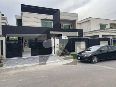 Double Unit One Canal House at Falcon Complex (1 min distance from Expressway)