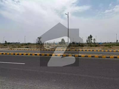 9 Marla plot for sale Reasonable in the Market Near to Park