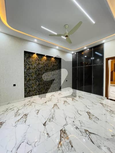 Lower Portion Sized 10 Marla Is Available For Rent In Canal View Housing Scheme