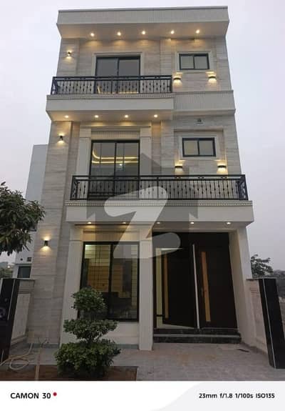 یونین گرین کالج روڈ,لاہور میں 4 کمروں کا 3 مرلہ مکان 1.75 کروڑ میں برائے فروخت۔