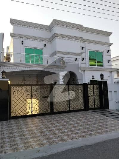 کینال ویو ہاؤسنگ سکیم گوجرانوالہ میں 7 کمروں کا 1 کنال مکان 10.0 کروڑ میں برائے فروخت۔