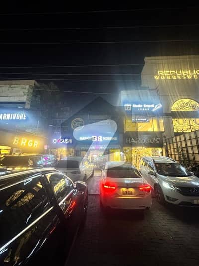 میاں محمود علی قصوری روڈ گلبرگ,لاہور میں 1 کنال Studio عمارت 55.0 کروڑ میں برائے فروخت۔