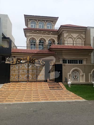 10 Marla | 4 Bedrooms, All With Attached Baths House For Sale DHA Phase 6, Lahore