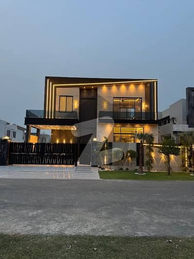 لیک سٹی میڈوز فیز 1 - بلاک بی لیک سٹی میڈوز فیز 1,لیک سٹی میڈوز,لاہور میں 5 کمروں کا 1 کنال مکان 7.5 کروڑ میں برائے فروخت۔