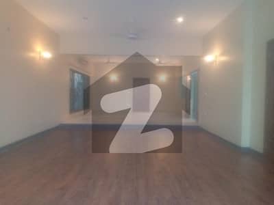 Bungalow For Sale 500 Yard Phase 7 Prime Location Reedy To Move