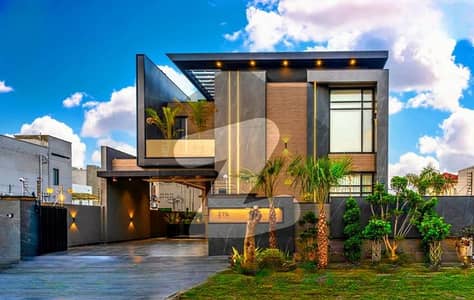 1 Kanal Top Quality Build Luxurious Beautiful Modern Design Villa For Sale In DHA Lahore Phase 7 Prime Location
