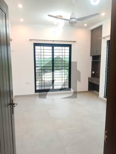 1 Kanal Brand New Upper Portion Available For Rent On The Hot Location DHA Phase 4