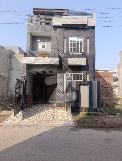الرحمان گارڈن فیز 2 الرحمان گارڈن,لاہور میں 3 کمروں کا 3 مرلہ مکان 1.2 کروڑ میں برائے فروخت۔