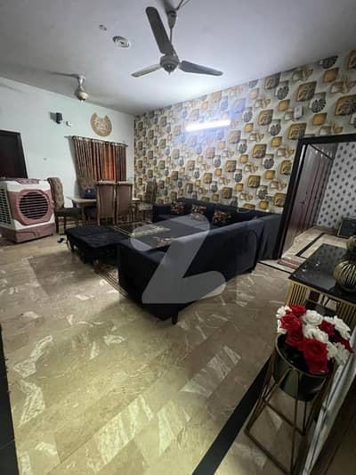15MARLA UPPER PORTION WITH SEPARATE GATE IN DHA PHASE 3