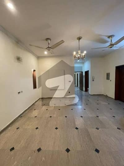 10 Marla Portion Avaliable For Rent 10 Marla Portion Avaliable For Rent