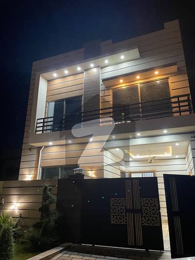 5 Marla fully furnished on Main Road for sale