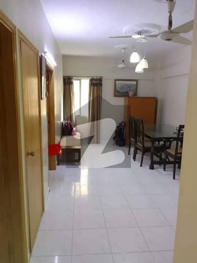 WELL RENOVATED 3 BED DD FLAT AVAILABLE FOR RENT IDEAL LOCATION