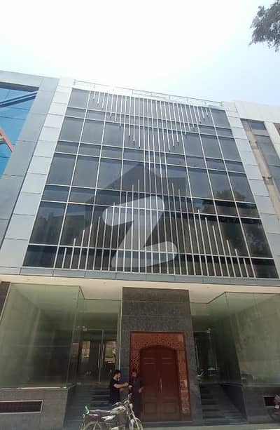 ڈی ایچ اے فیز 6 ڈی ایچ اے ڈیفینس,کراچی میں 9 مرلہ Studio دفتر 3.4 لاکھ میں کرایہ پر دستیاب ہے۔