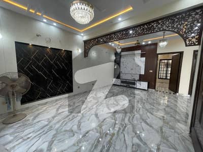 5 Marla Brand New designer House for Sale in Bahria Town