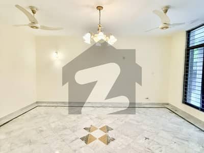 Beautiful 5 Bedroom House for Rent in Prime Location F-8 Islamabad | House for Rent in F-8 Islamabad | 5 Bedrooms Attached Baths | Spacious Luxury Family House