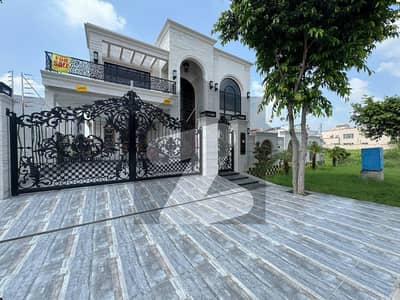 1 KANAL ELEGANT SUPER HOT LOCATED BUNGALOW WITH BASEMENT IS AVAILABLE IN THE BEST BLOCK OF DHA LAHORE.