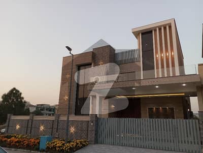 ڈی ایچ اے ڈیفینس فیز 2 ڈی ایچ اے ڈیفینس,اسلام آباد میں 6 کمروں کا 1 کنال مکان 14.5 کروڑ میں برائے فروخت۔