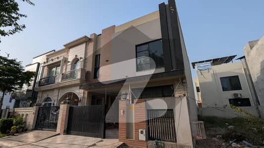 6.5 Marla 4 Bed Slightly Use House Available For Rent In Dha 9 Town Lahore