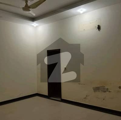 جوہر ٹاؤن لاہور میں 5 کمروں کا 10 مرلہ مکان 4.5 کروڑ میں برائے فروخت۔