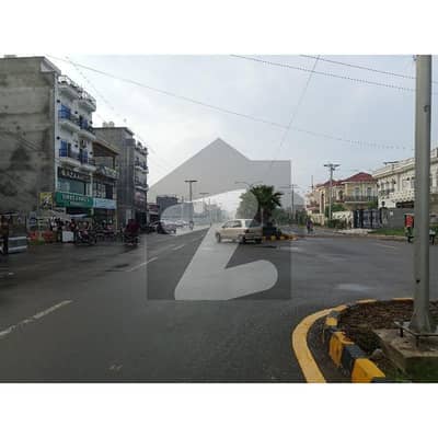 Get An Attractive Corner Residential Plot In Lahore Under Rs. 12200000/-