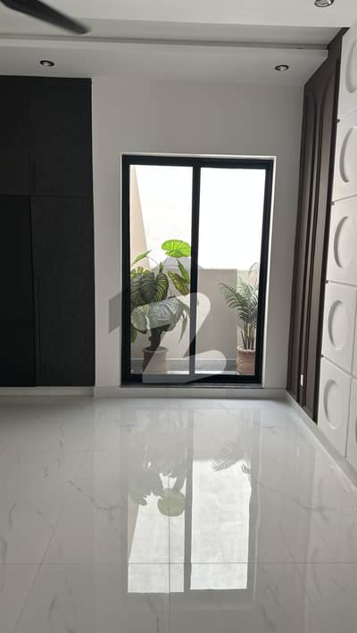 9 Marla Ultra Modern Home For Sale