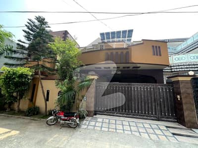 Buy A Prime Location House Of 11 Marla In Officers Garden Colony