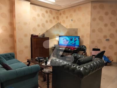 ائیرایوینولگثری اپارٹمنٹس ڈی ایچ اے فیز 8,ڈیفنس (ڈی ایچ اے),لاہور میں 2 کمروں کا 5 مرلہ فلیٹ 75.0 ہزار میں کرایہ پر دستیاب ہے۔