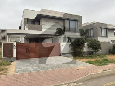 272 Sq Yd Villa For Sale Precinct-6. A+ Construction | 4 or 5 Beds | Drawing, Dining, Lounge, Modern Kitchen & Greasy Kitchen. Just 5 Mins Drive from Main Gate | Near Park, Mosque, Beacon House School, Midway Commercial & Bahria Heights