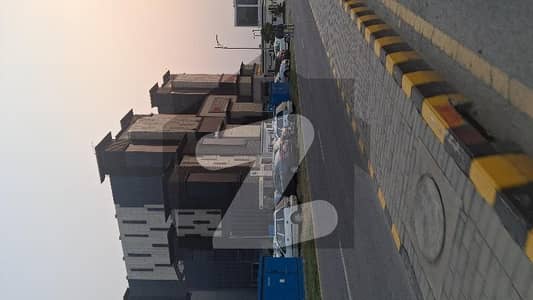 ڈی ایچ اے فیز 8 - کمرشل براڈوے ڈی ایچ اے فیز 8,ڈیفنس (ڈی ایچ اے),لاہور میں 8 مرلہ Studio عمارت 10.0 لاکھ میں کرایہ پر دستیاب ہے۔