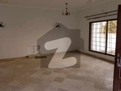 10 Marla House for sale in DHA phase 4 AA Block near to park prime location