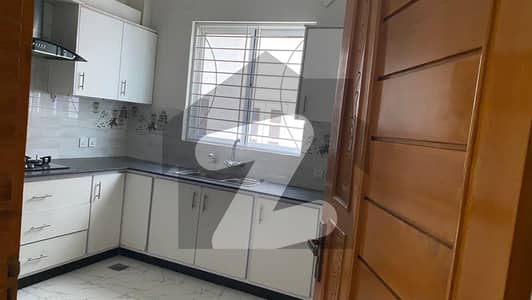 Bahria Enclave Islamabad Sector C3 10Marla Brand New Upper Portion For Rent With Servent Room