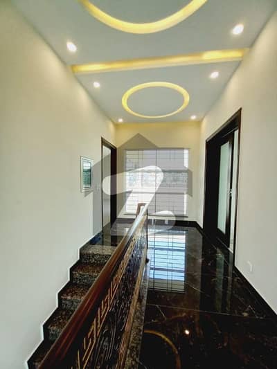 1 Kanal Upper Portion Slightly Use Like New Available For Rent Hot Location