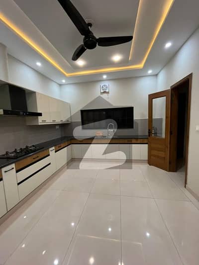 1 kanal luxury brand new first entry upper portion available for Rent in G13/2 islambad nearly Kashmir highway