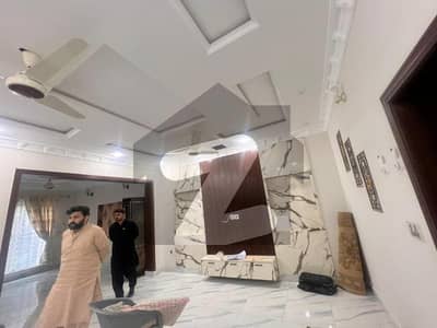 ایل ڈی اے ایوینیو ۔ بلاک ایم ایل ڈی اے ایوینیو,لاہور میں 2 کمروں کا 10 مرلہ زیریں پورشن 68.0 ہزار میں کرایہ پر دستیاب ہے۔