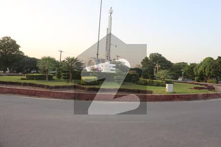 1 Kanal Plot for Sale in E2 Block IEP Engineers Town Lahore | Prime Location | Demand 2.10 Crore