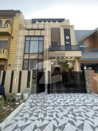 Prime Location 5 Marla Spacious House Is Available In Citi Housing Society For sale