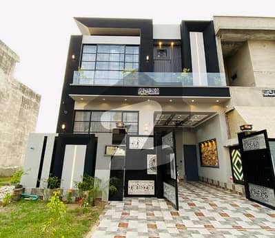 Highly-coveted Prime Location 5 Marla House Is Available In Citi Housing Society For sale