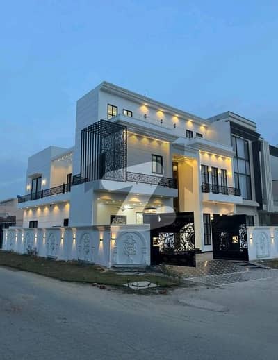 سٹی ہاؤسنگ سوسائٹی گوجرانوالہ میں 5 کمروں کا 11 مرلہ مکان 4.85 کروڑ میں برائے فروخت۔
