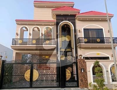 سٹی ہاؤسنگ سوسائٹی گوجرانوالہ میں 5 کمروں کا 10 مرلہ مکان 4.2 کروڑ میں برائے فروخت۔